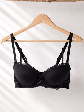 Victoria's Secret Dream Angels Black Bra | 32B | Punk | Lace | Whimsical Goth